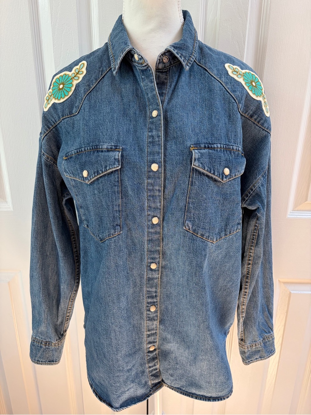 Alex Mill Blue Denim Pearl Snap Button Up Shirt with Decorative Patches Size S
